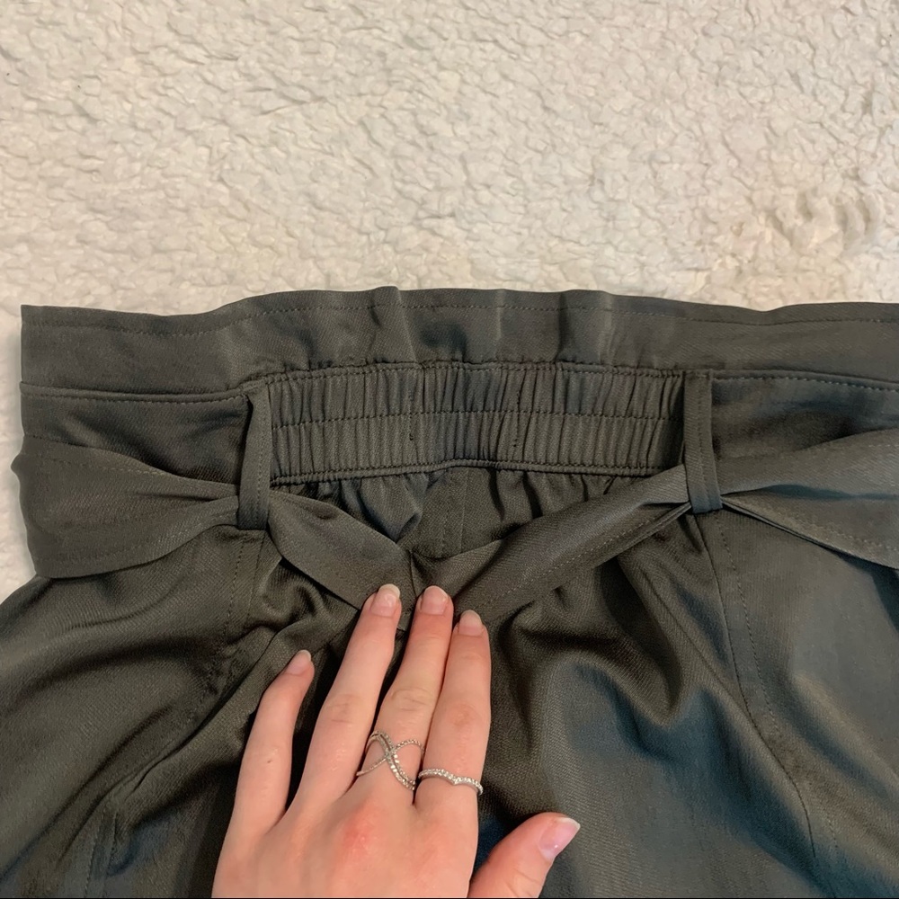 Express Extreme High Rise Green Belted Tie Bow Waistband Button Closure Size XS - Picture 5 of 16